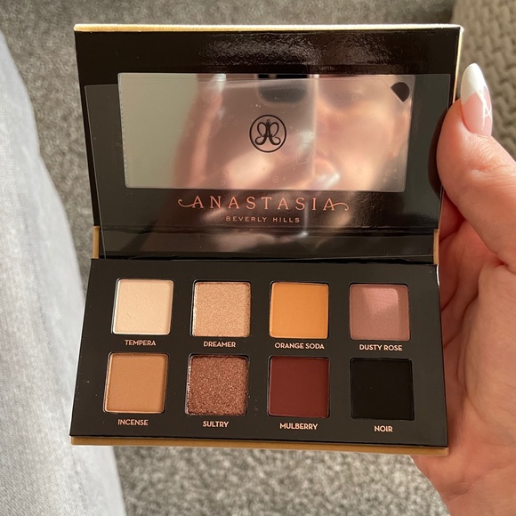Anastasia Beverly Hills Other - Anastasia Beverly Hills Soft Glam II Mini Eyeshadow Palette